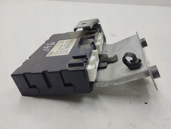 Module de verrouillage central Mazda 5 2008 OEM CD3467560B image 7