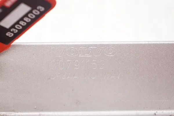 VOLVO V70 III XC70 II S80 II Etu Vahvistus 30791152 image 4