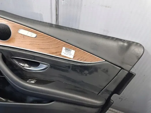 Mercedes-Benz W213 Höger Framdörrsklädsel OEM image 3