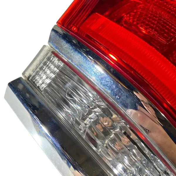 Jeep Grand Cherokee 2017 Luz trasera lado derecho OEM image 5