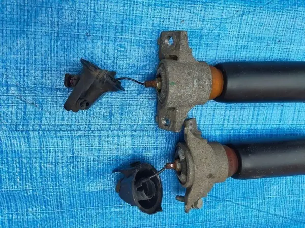 Audi Q7 Bakre Stötdämpare OEM 4M0616031AD image 3