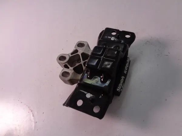 Motorhalterung Skoda Kodiaq 2.0 TDI 2022 OEM 5QA199555AK image 3