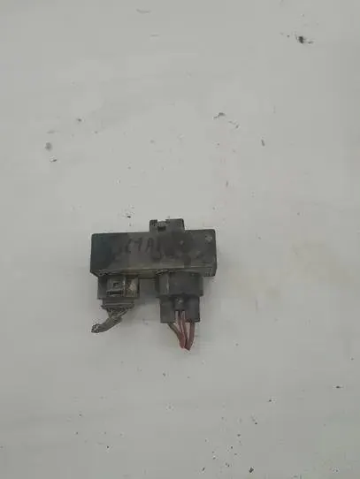 Hehkutulppa OEM 898972000 Skoda Octavia I 1.9L image 2