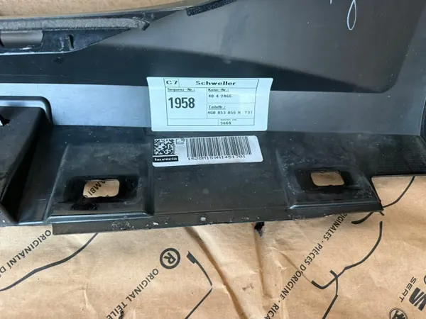 Audi A6 C7 S Line Couvre-Marche Droit OEM 4G0853860H image 5