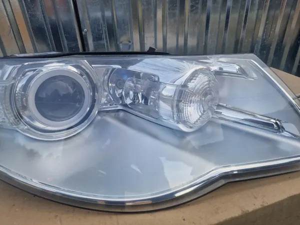 Farol Xenon Direito VW Touareg I 2006-2010 - Europa image 3