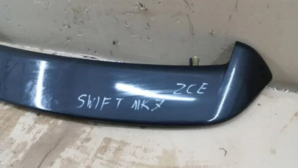 Spoiler de coffre OEM REMO pour Suzuki Swift MK7 image 3
