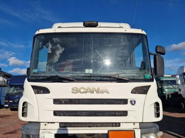 Cabina Scania CP 16 Día Corto - Completa Usada image 2