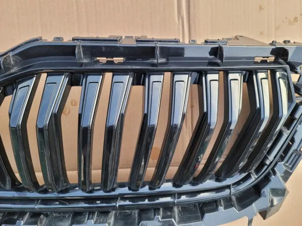 Stoßfänger-Grill-Einsatz Skoda Kodiaq OEM 565853653J image 10