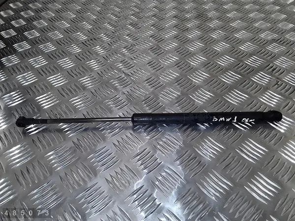 Supports de hayon arrière BMW 1 Series E81 2006 E87HK image 1