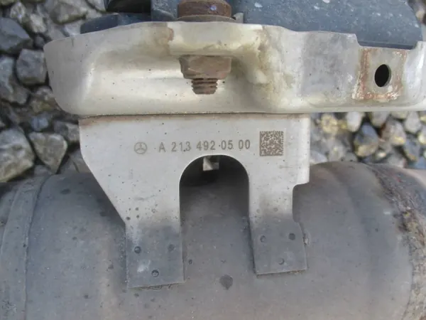Mercedes-Benz Saugrohrventil OEM A2139068601 image 3