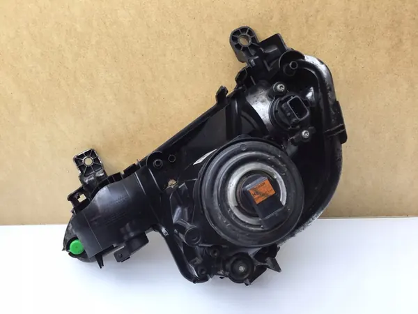 Farol de neblina dianteiro direito Peugeot 508 I 2010- image 2