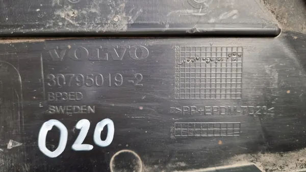 Cobertura Para-choques Dianteiro OEM 30795019-2 Volvo V60 image 8