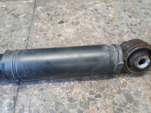 Amortecedor traseiro esquerdo OEM 06431810 Mercedes Vito image 4