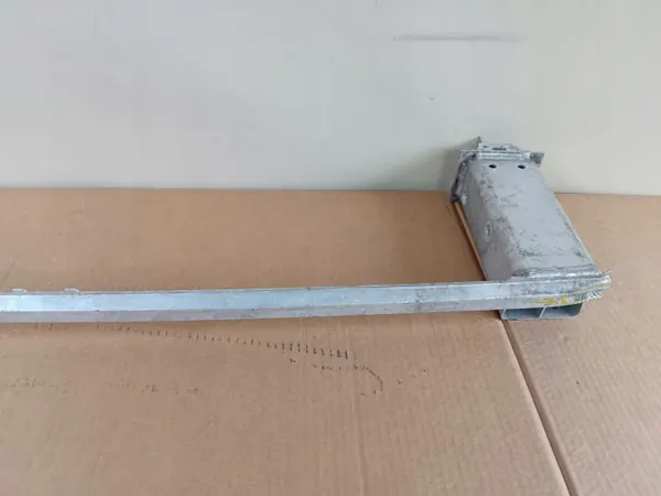Volvo XC60 II 2016+ Alempi Etupalkki OEM 32246765 image 5