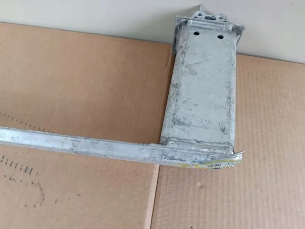 Volvo XC60 II 2016+ Alempi Etupalkki OEM 32246765 image 6