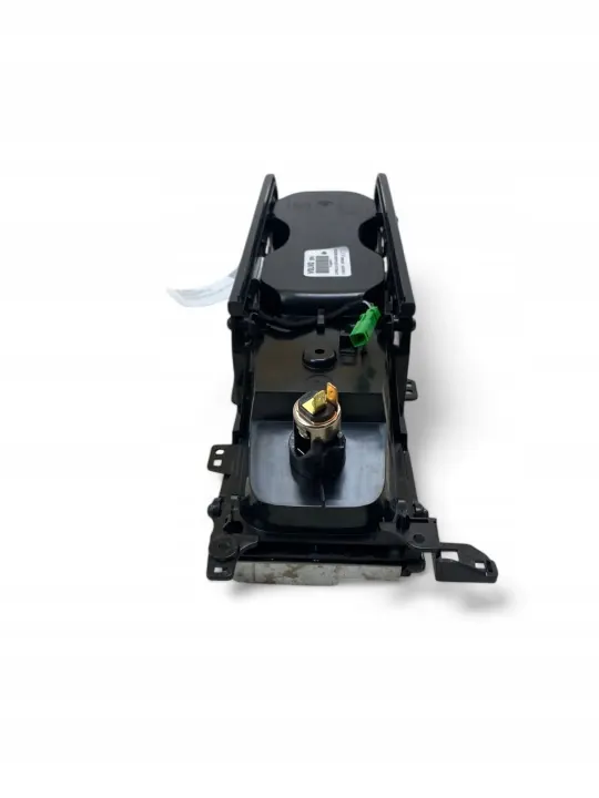 Volvo XC90 Bekerhouder OEM 31389958 Dashboard image 10