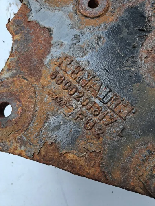 OEM 5600201617 Oikea Jousituskiinnike Renault Midlum image 4