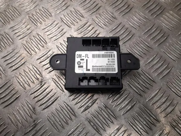 Módulo controle porta Jeep Grand Cherokee WK2 68316559AC image 2