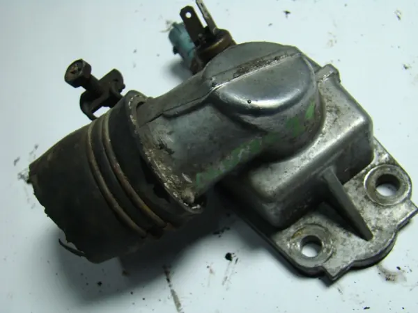 Carcaça do Termóstato OEM 504335593 para Mitsubishi Canter image 2