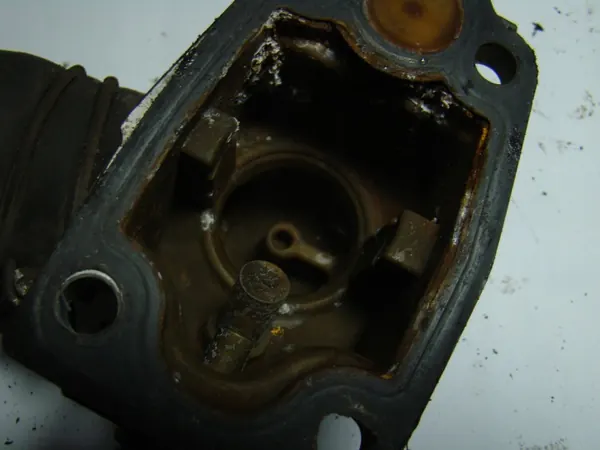 Carcaça do Termóstato OEM 504335593 para Mitsubishi Canter image 5