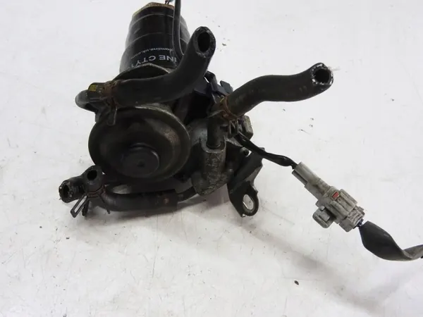 Toyota OEM 23300-33060 bränslefilterhus image 3