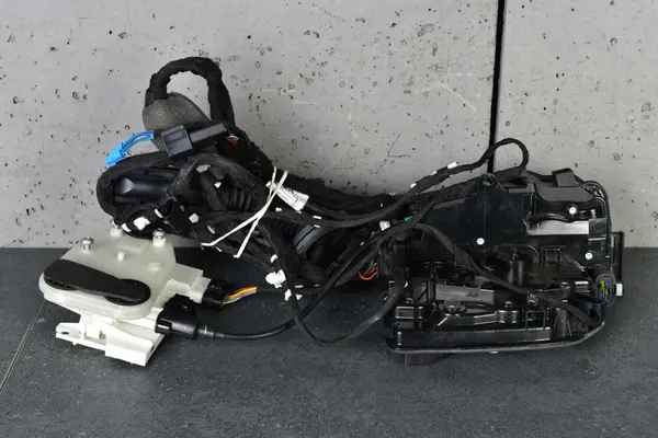 BMW X5 G05 X6 G06 Soft Close Türschlösser OEM 530510550 image 8