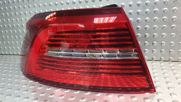 Lámpara Trasera Izquierda VW Passat B8 Sedan image 2