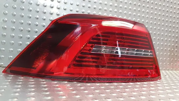 Lámpara Trasera Izquierda VW Passat B8 Sedan image 3
