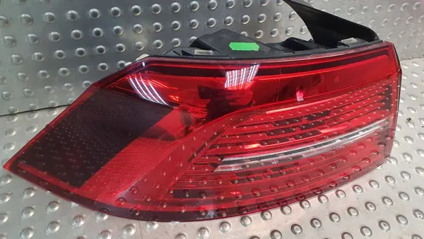 Lámpara Trasera Izquierda VW Passat B8 Sedan image 4