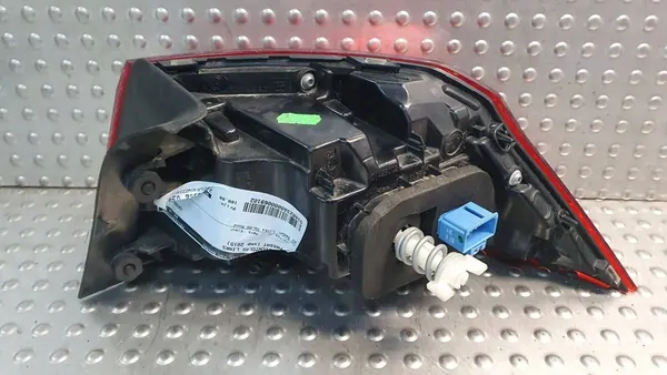 Lámpara Trasera Izquierda VW Passat B8 Sedan image 5