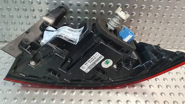 Lámpara Trasera Izquierda VW Passat B8 Sedan image 6