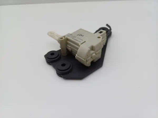 Actionneur de verrou de coffre Opel Meriva A 13199007 image 3