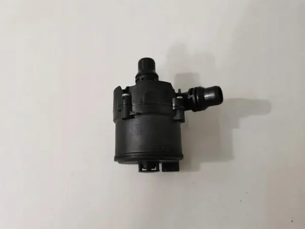 Pompe à eau OEM 8486849 pour BMW G05 G06 G07 image 2