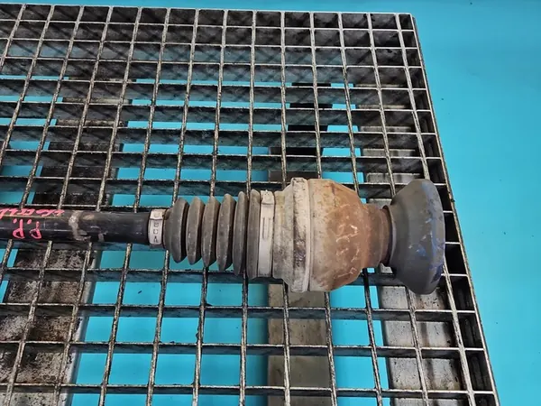 Höger Framhjulaxel VW Tiguan I 07- 2.0 TDI image 3