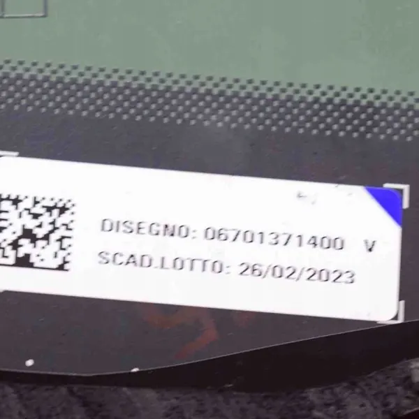 Ventana Trasera Izquierda Usada OEM 06701371400 Maserati Levante image 3