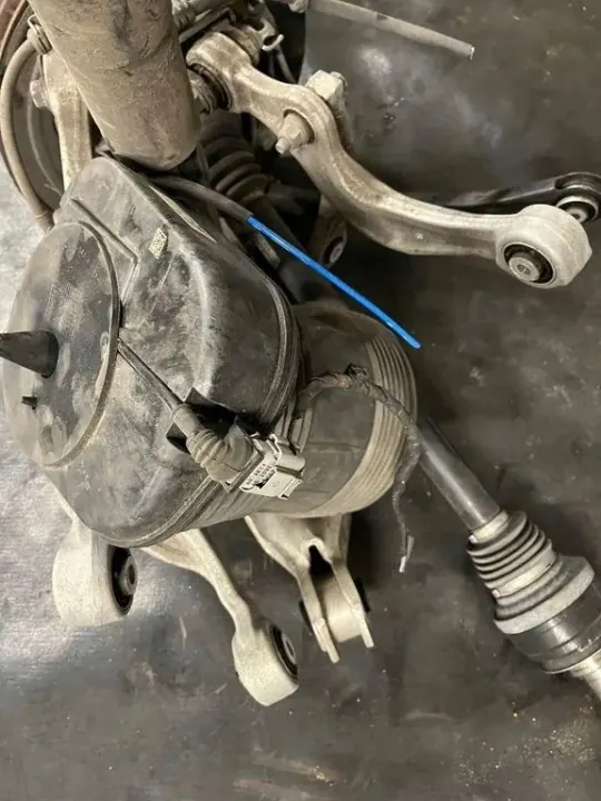 Porsche takapyörän navan oikea OEM 4M4501203N image 3
