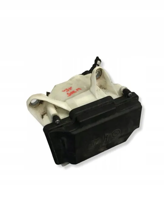 Käytetty sulakekotelo OEM A2055400082 Mercedes W205:lle image 2