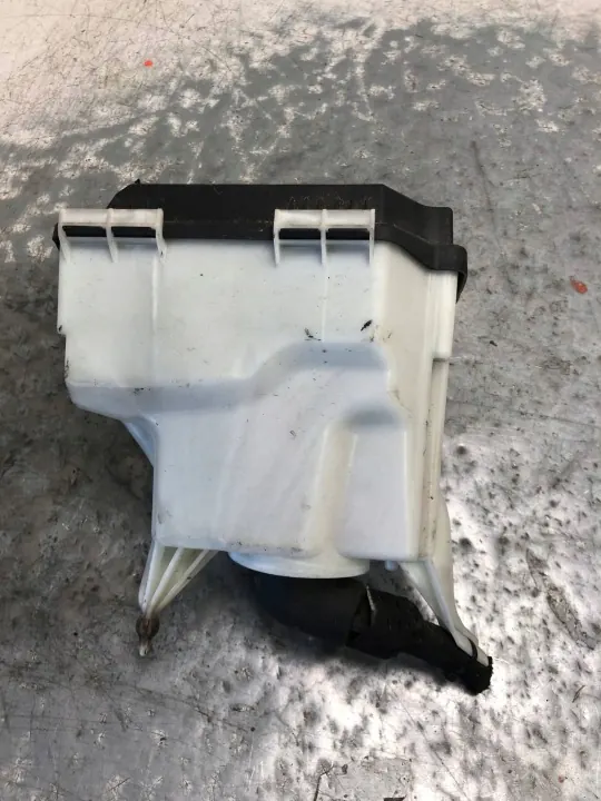 Käytetty sulakekotelo OEM A2055400082 Mercedes W205:lle image 5
