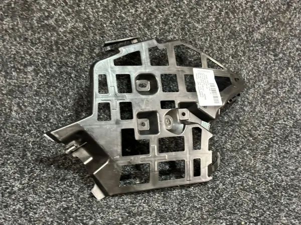 VW PASSAT B8 Guida Paracolpi Anteriore Destro 3G0807178D image 2