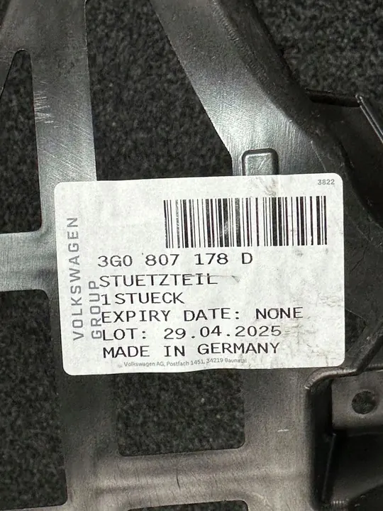 VW PASSAT B8 Guida Paracolpi Anteriore Destro 3G0807178D image 5