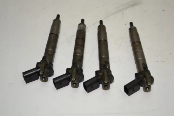 Inyector Combustible OEM 7805428 para BMW X3 E83 X1 E84 2.0D image 2