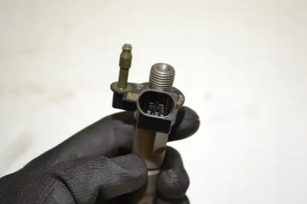 Inyector Combustible OEM 7805428 para BMW X3 E83 X1 E84 2.0D image 5