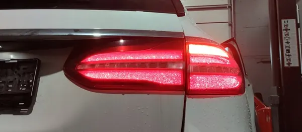 Rechter Achterlicht Mercedes E-Klasse W213 Kombi A2139068800 image 3