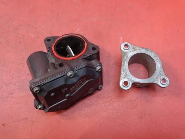 Drosselklappe Opel Vivaro Trafic 1.6 DCI R9M450 image 2