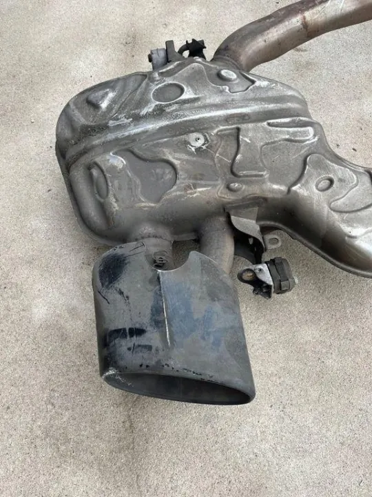 Audi RS6 Aktiivipako OEM 4K0253411M image 3