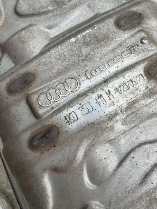 Audi RS6 Aktiivipako OEM 4K0253411M image 6