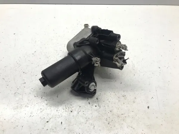 Ölfiltergehäuse-Basis OEM 05L115389AF - Gebraucht image 2