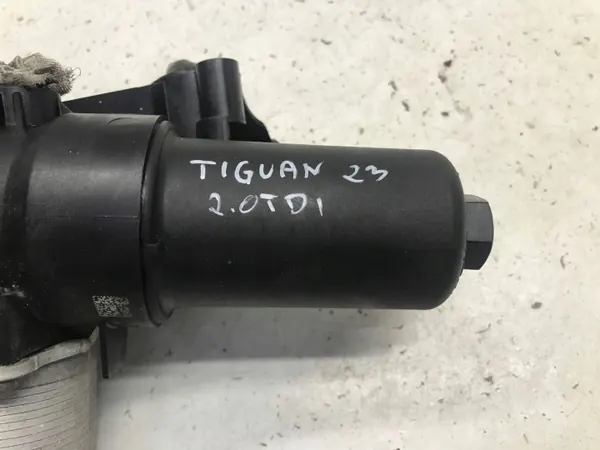 Ölfiltergehäuse-Basis OEM 05L115389AF - Gebraucht image 4