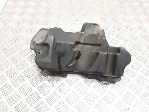 Moottorikansi OEM 8200549100 Nissan Qashqai J10:lle image 2