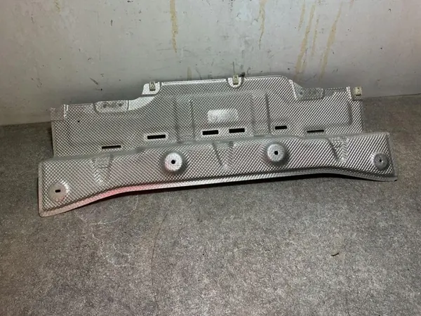 Pièces de compartiment moteur BMW OEM 7467971 - 1.5L image 3